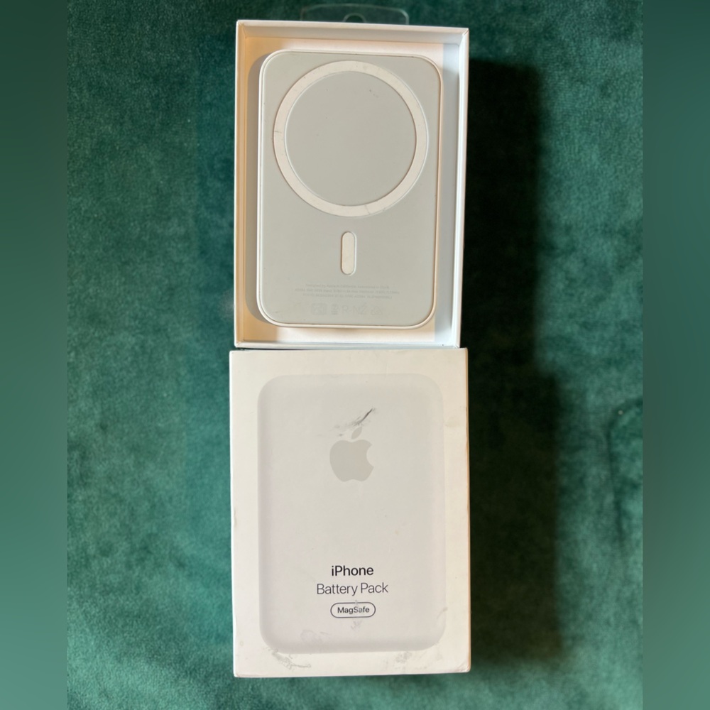 Apple MagSafe charger